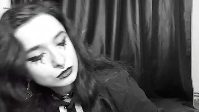 Snapshot of dreamin_blaze chatting on 28, 11, 2025 dreamin blaze online show from 28, 11, 2025