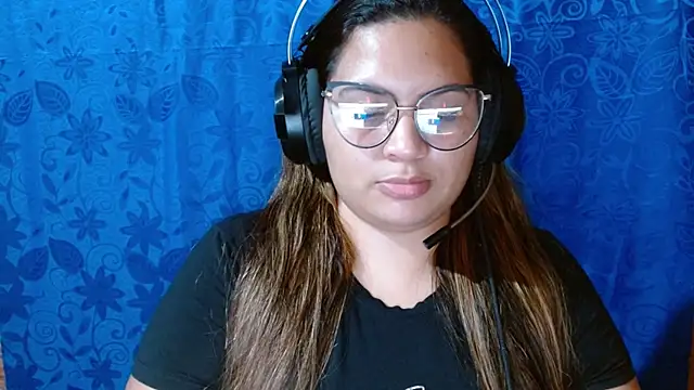 Snapshot of coco_curvy chatting on 13, 10, 2025 coco curvy online show from 13, 10, 2025