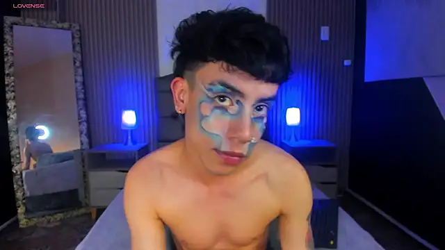 Snapshot of aaronjames1 chatting on 12, 9, 2025 aaronjames1 online show from 12, 9, 2025