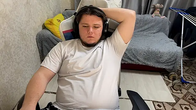 desiredude9 online show from 29, 9, 2025