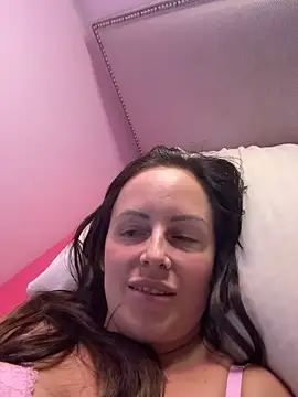 Snapshot of nightingale27 chatting on 2, 10, 2025 nightingale27 online show from 2, 10, 2025