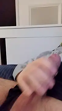 Snapshot of NewJoiner chatting on 10, 10, 2025 NewJoiner online show from 10, 10, 2025