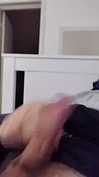 Snapshot of NewJoiner chatting on 2, 11, 2025 NewJoiner online show from 2, 11, 2025