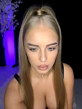 Snapshot of AubrieleRouj1 chatting on 22, 9, 2025 AubrieleRouj1 online show from 22, 9, 2025