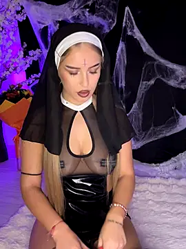 Snapshot of AubrieleRouj1 chatting on 31, 10, 2025 AubrieleRouj1 online show from 31, 10, 2025