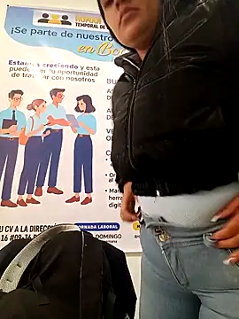 Snapshot of MAYE__13 chatting on 26, 11, 2025 MAYE 13 online show from 26, 11, 2025