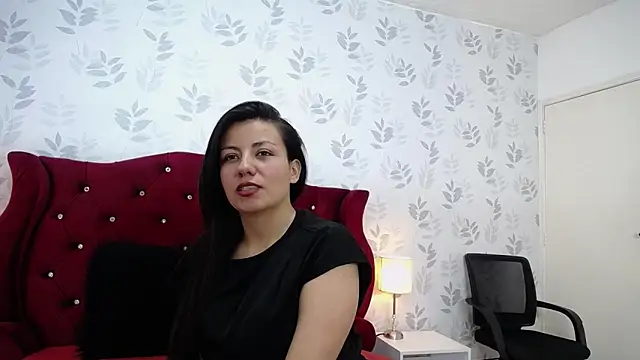 Snapshot of MargarettCooper chatting on 8, 10, 2025 MargarettCooper online show from 8, 10, 2025