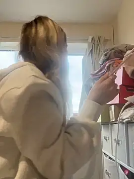 Snapshot of Angelloverxo chatting on 5, 12, 2025 Angelloverxo online show from 5, 12, 2025