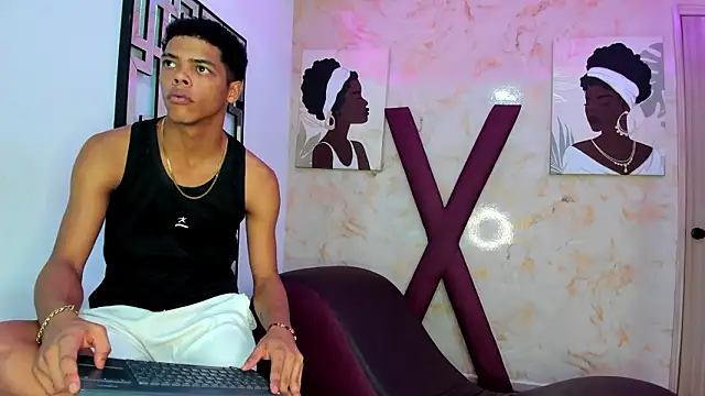 PRETTY FEM online show from 8, 2, 2026