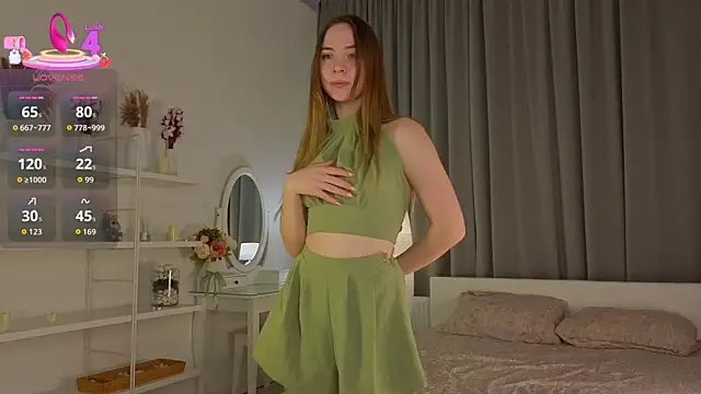 Snapshot of CarollSmithh chatting on 10, 10, 2025 CarollSmithh online show from 10, 10, 2025