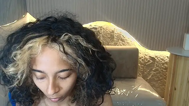 Snapshot of Agnis_ink_r chatting on 27, 10, 2025 Agnis ink r online show from 27, 10, 2025