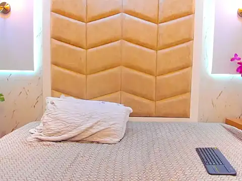 Snapshot of JanexHope chatting on 14, 11, 2025 JanexHope online show from 14, 11, 2025