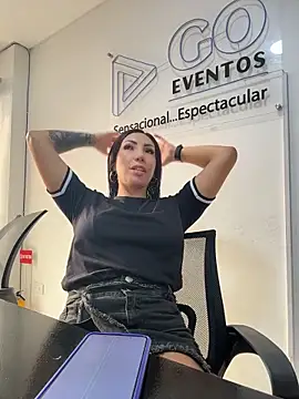 Sarahlove 90 online show from 5, 12, 2025