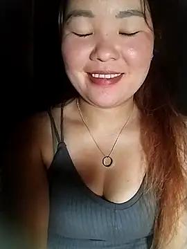 Snapshot of lylylove chatting on 8, 7, 2026 lylylove online show from 8, 7, 2026