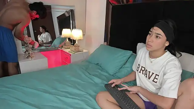 Snapshot of Kylie_Patrick chatting on 12, 9, 2025 Kylie Patrick online show from 12, 9, 2025