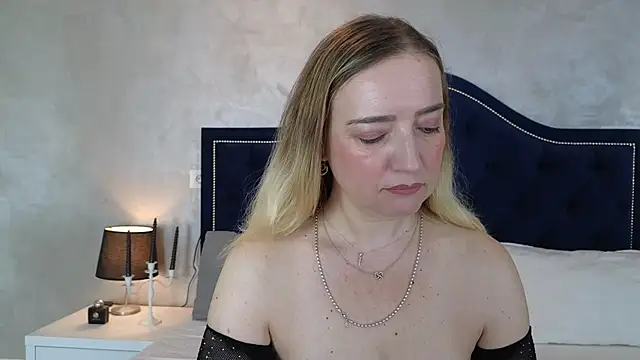 Snapshot of Blue_Angel_Sweet chatting on 6, 10, 2025 Blue Angel Sweet online show from 6, 10, 2025