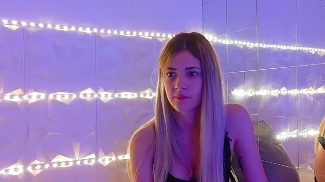 Aishha  online show from 12, 9, 2025