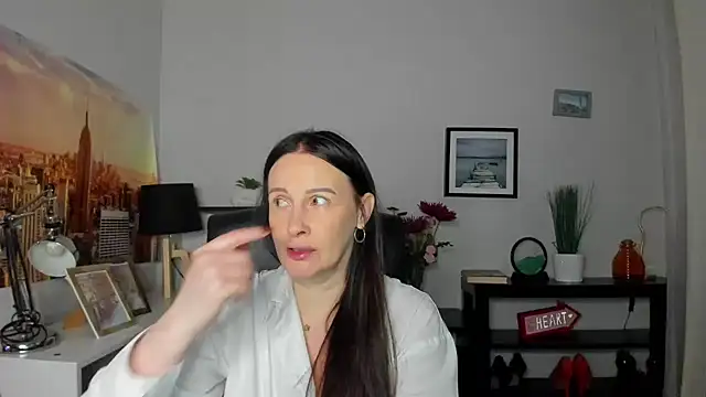 Snapshot of Velvet_Jasmine chatting on 1, 10, 2025 Velvet Jasmine online show from 1, 10, 2025