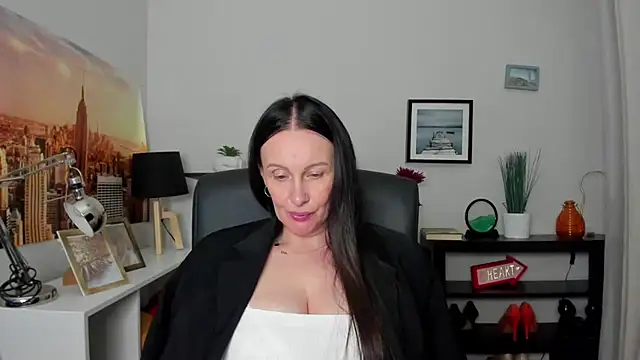 Snapshot of Velvet_Jasmine chatting on 3, 10, 2025 Velvet Jasmine online show from 3, 10, 2025