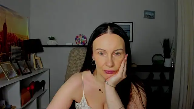 Snapshot of Velvet_Jasmine chatting on 3, 11, 2025 Velvet Jasmine online show from 3, 11, 2025