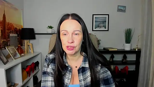 Snapshot of Velvet_Jasmine chatting on 18, 12, 2025 Velvet Jasmine online show from 18, 12, 2025