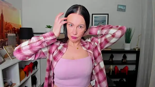 Snapshot of Velvet_Jasmine chatting on 20, 12, 2025 Velvet Jasmine online show from 20, 12, 2025