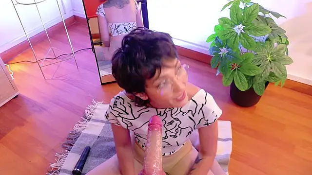 Zafiro Gem  online show from 30, 9, 2025