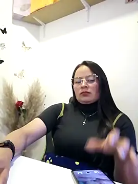 Daliz Leon online show from 23, 9, 2025