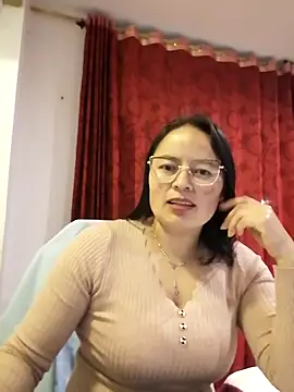 Daliz Leon online show from 13, 10, 2025