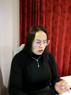 Daliz Leon online show from 7, 11, 2025