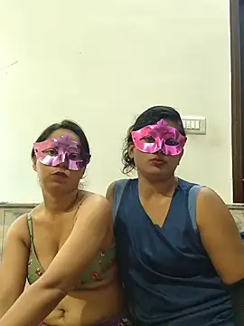 Snapshot of your_chandni04 chatting on 18, 11, 2025 your chandni04 online show from 18, 11, 2025