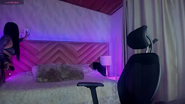  raven black online show from 25, 2, 2026