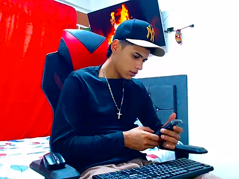 Snapshot of cristian_tayron1 chatting on 13, 6, 2026 cristian tayron1 online show from 13, 6, 2026