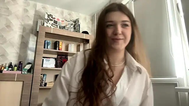 Snapshot of CarylWeatherholtz chatting on 24, 9, 2025 CarylWeatherholtz online show from 24, 9, 2025