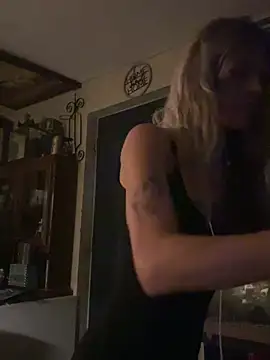 Snapshot of ittybittymeryssa chatting on 10, 5, 2026 ittybittymeryssa online show from 10, 5, 2026