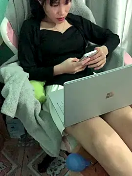 Snapshot of Ly-ny chatting on 14, 11, 2025 Ly-ny online show from 14, 11, 2025