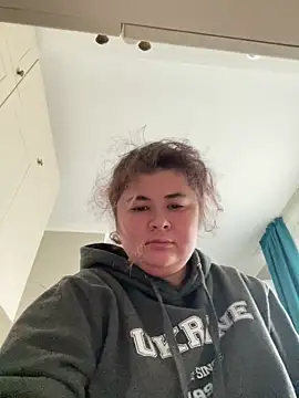 Snapshot of AliceCurlyX chatting on 14, 12, 2025 AliceCurlyX online show from 14, 12, 2025