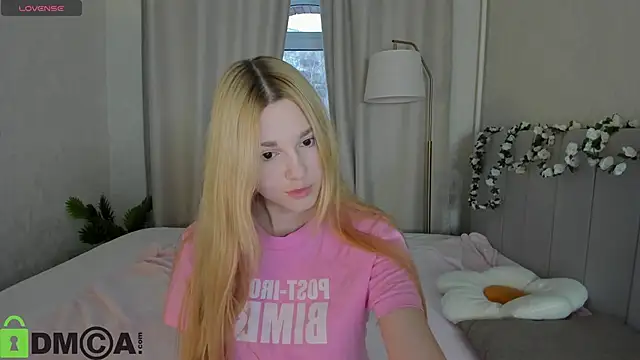 Snapshot of Sylvia_Ortiz chatting on 13, 11, 2025 Sylvia Ortiz online show from 13, 11, 2025