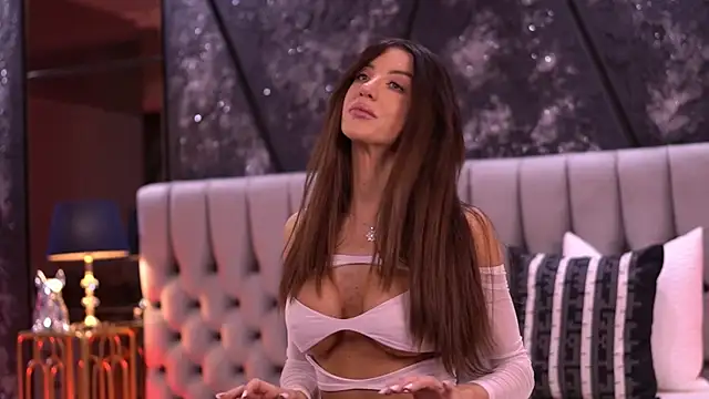 Snapshot of StephieRouse chatting on 6, 2, 2026 StephieRouse online show from 6, 2, 2026