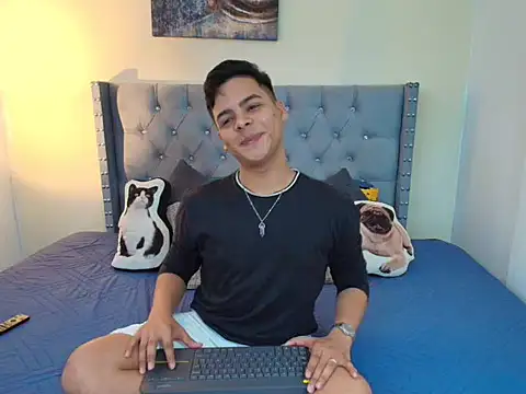 Snapshot of stewart_mateo_ chatting on 10, 10, 2025 stewart mateo online show from 10, 10, 2025