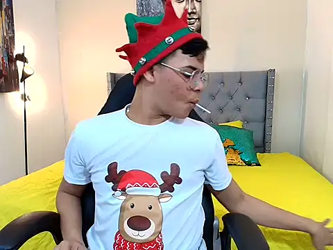 Snapshot of stewart_mateo_ chatting on 5, 12, 2025 stewart mateo online show from 5, 12, 2025