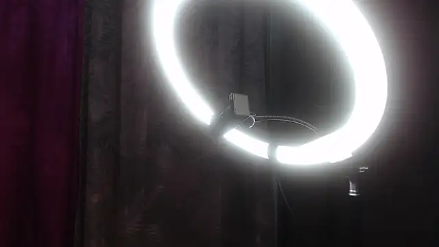Lolitaa ran online show from 25, 9, 2025