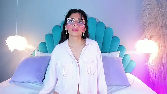 AlassiaHocthner online show from 27, 10, 2025