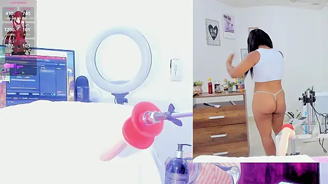 Snapshot of Rosy_Emely chatting on 25, 10, 2025 Rosy Emely online show from 25, 10, 2025