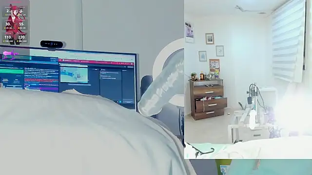 Snapshot of Rosy_Emely chatting on 11, 11, 2025 Rosy Emely online show from 11, 11, 2025