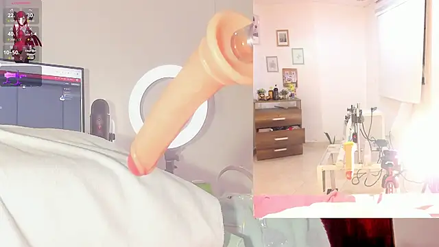 Snapshot of Rosy_Emely chatting on 14, 11, 2025 Rosy Emely online show from 14, 11, 2025