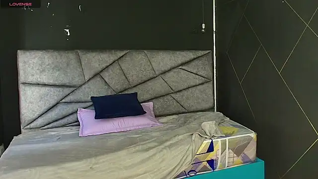 LiaMonroee  online show from 9, 11, 2025