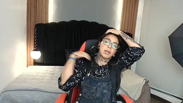 LiaMonroee  online show from 20, 5, 2026