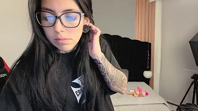 LiaMonroee  online show from 24, 5, 2026