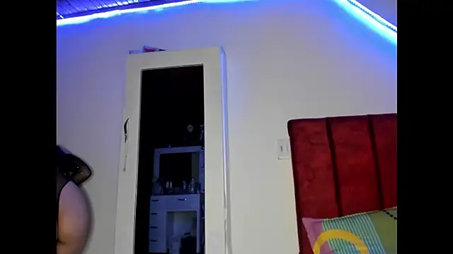 Snapshot of ScarletWitch_X chatting on 17, 9, 2025 ScarletWitch X online show from 17, 9, 2025